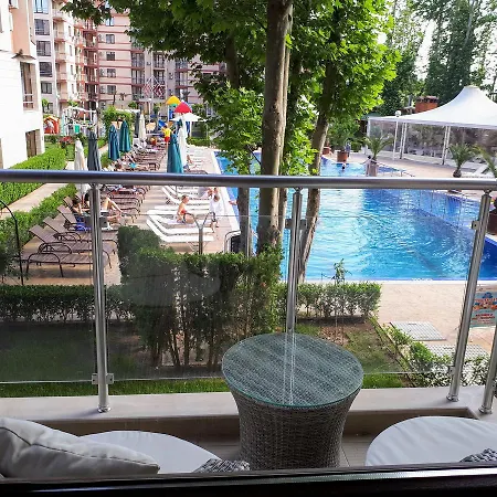 Апартамент Swimming Pool View Слънчев бряг