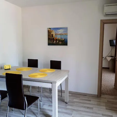 Апартамент Swimming Pool View Слънчев бряг
