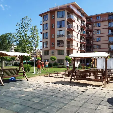 Swimming Pool View Апартамент Слънчев бряг
